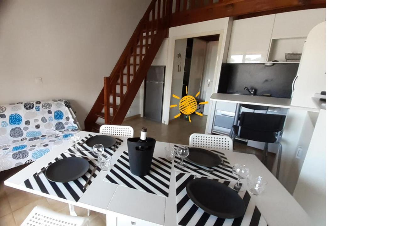 Appartement terrasse vue mer, plage gorguette à 1 minute à pied, wifi,clim, parking clos privatif Sanary-sur-Mer Exterior foto